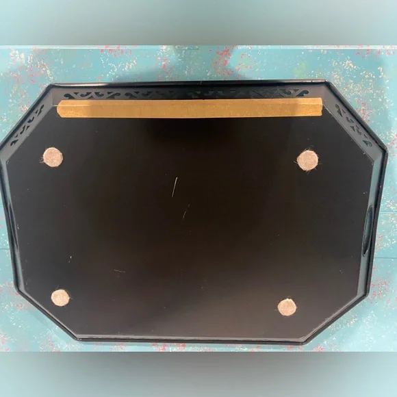 Vintage Octagonal Black Metal Toleware Tray with Exquisite Cream Roses &Leaves - Picture 3 of 8